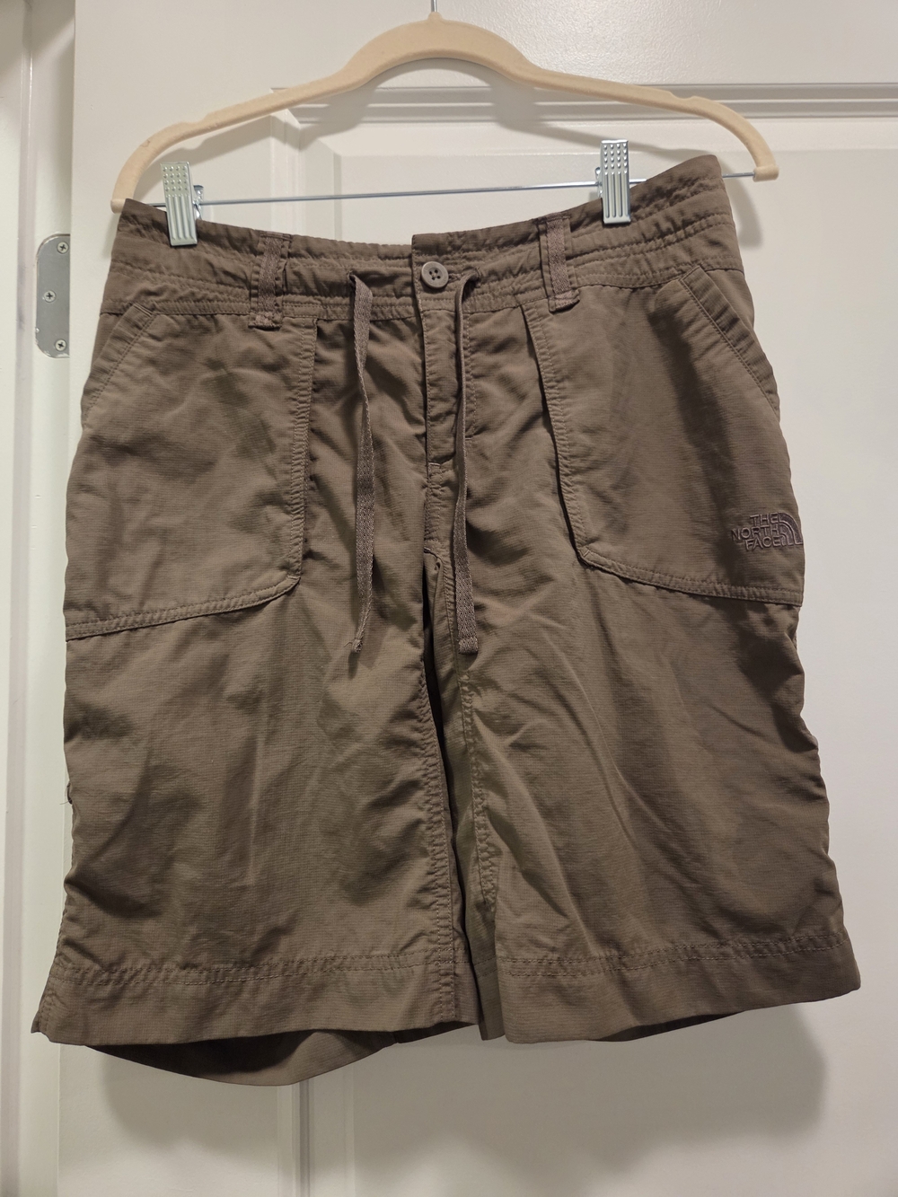 The North Face Women’s Brown Hiking Cargo Shorts Size 4